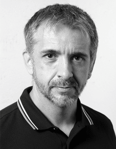 Photo portrait Yan Lespoux en noir et blanc, auteur de polar